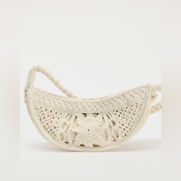 NWT. Zara Ecru Oval Macrame Bag with Flower. - Picture 4 of 8